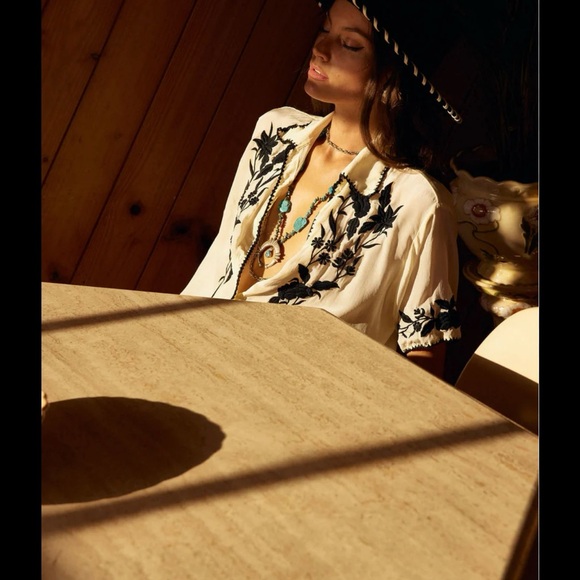 Chasing unicorns, long sleeve embroidered blouse Large - Picture 4 of 6